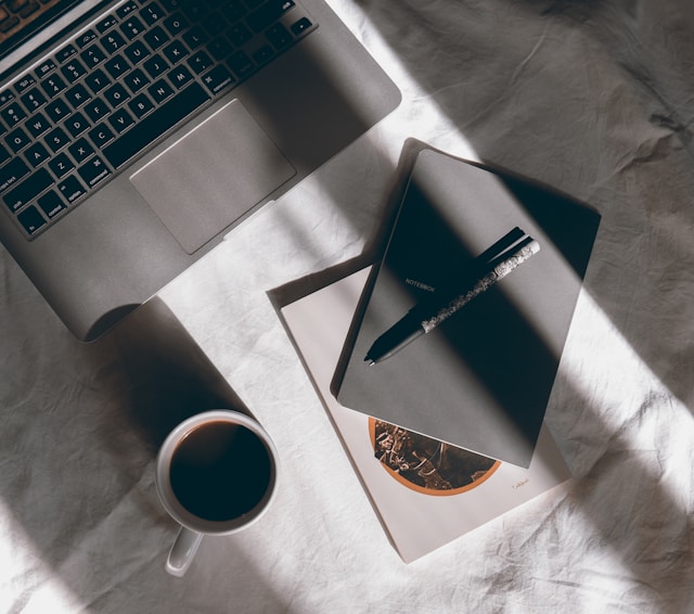 feedback_sonia-jahandari-Iz_dQ_t_9HE-unsplash